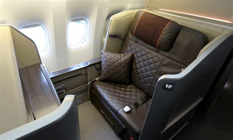 singapore airlines first class boeing 777-300er